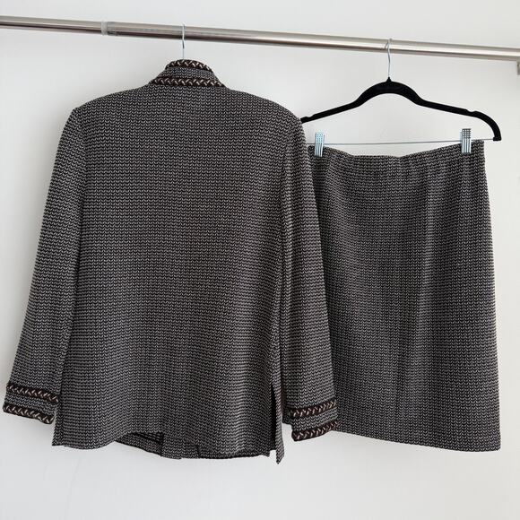St John Skirt Jacket Suit 4 and 6 Brown Textured Knit Career Elegant Military - Picture 10 of 15